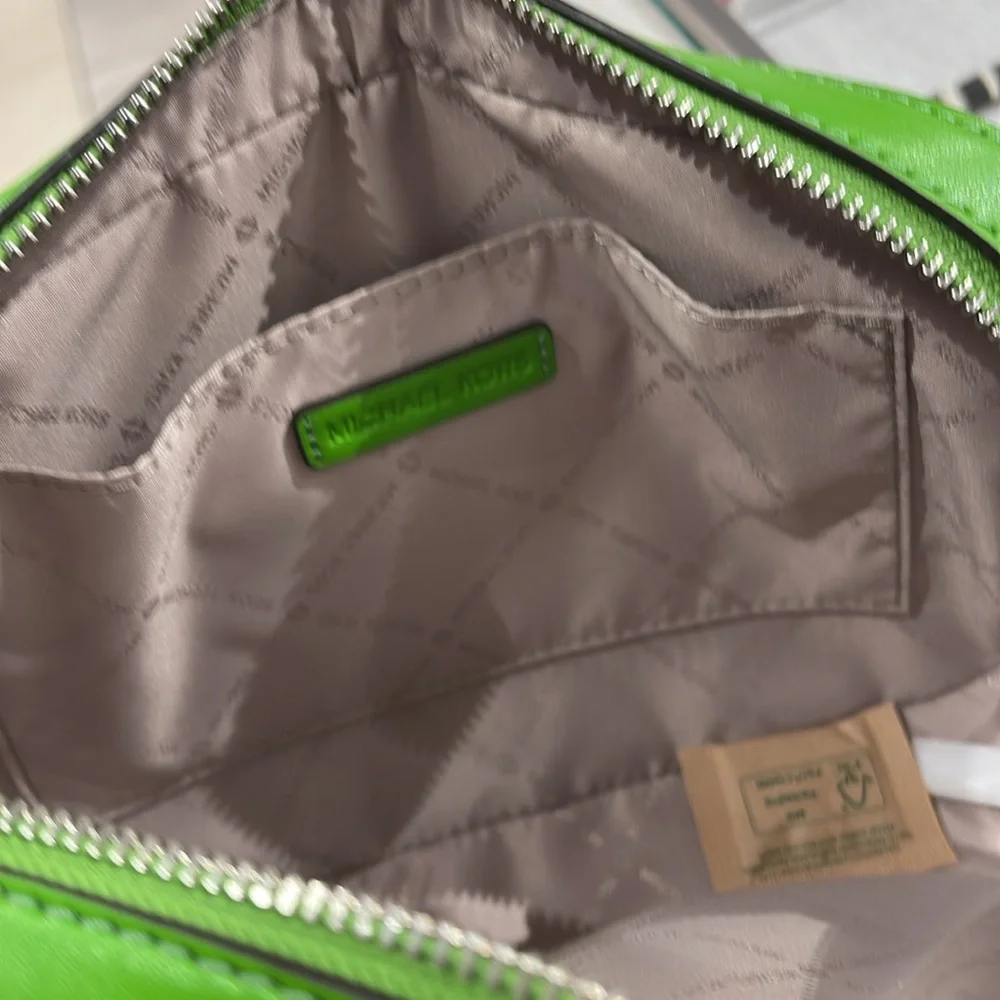Michael Kors Jet Set Lg Ombré Signature Logo Crossbody Body
Jungle Green NWT - Picture 13 of 16